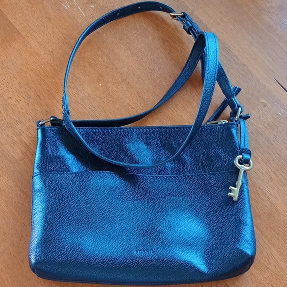 Fossil Black Leather Adjustable Crossbody Mid Size Minimalist Classic Bag